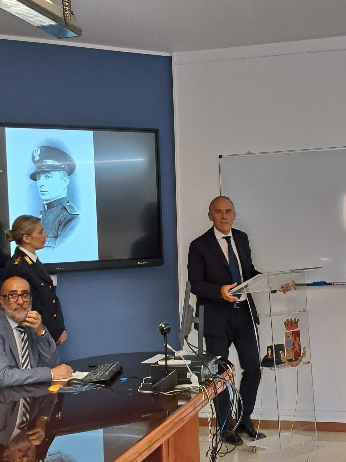 HomePage 10 la Questura di Siracusa restituisce dignita a Biagio Sicuso 2 e1765541052222