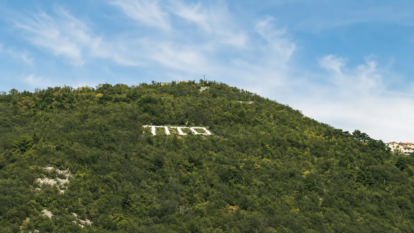La scritta Tito sul Sabotino